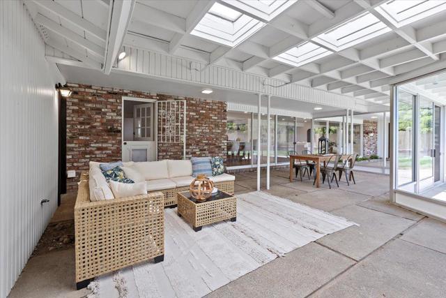 190 W San Martin Avenue, San Martin CA: https://media.crmls.org/mediaz/3f955d5a-25fe-42b4-bcef-dacf68856b8c.jpg