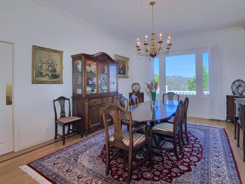 MLS #250034393SD img 24