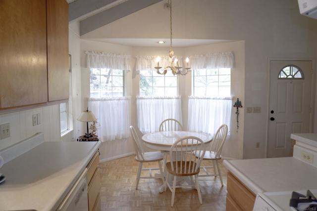 26582 Lake Forest Drive, Twin Peaks CA: https://media.crmls.org/mediaz/3f966291-67ec-448f-9c5c-3cf282166dca.jpg