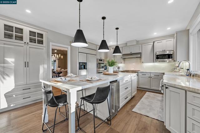 10 Woodside Dr, Danville CA: https://media.crmls.org/mediaz/3f96975a-d852-490b-bb8f-5d107d4681d6.jpg