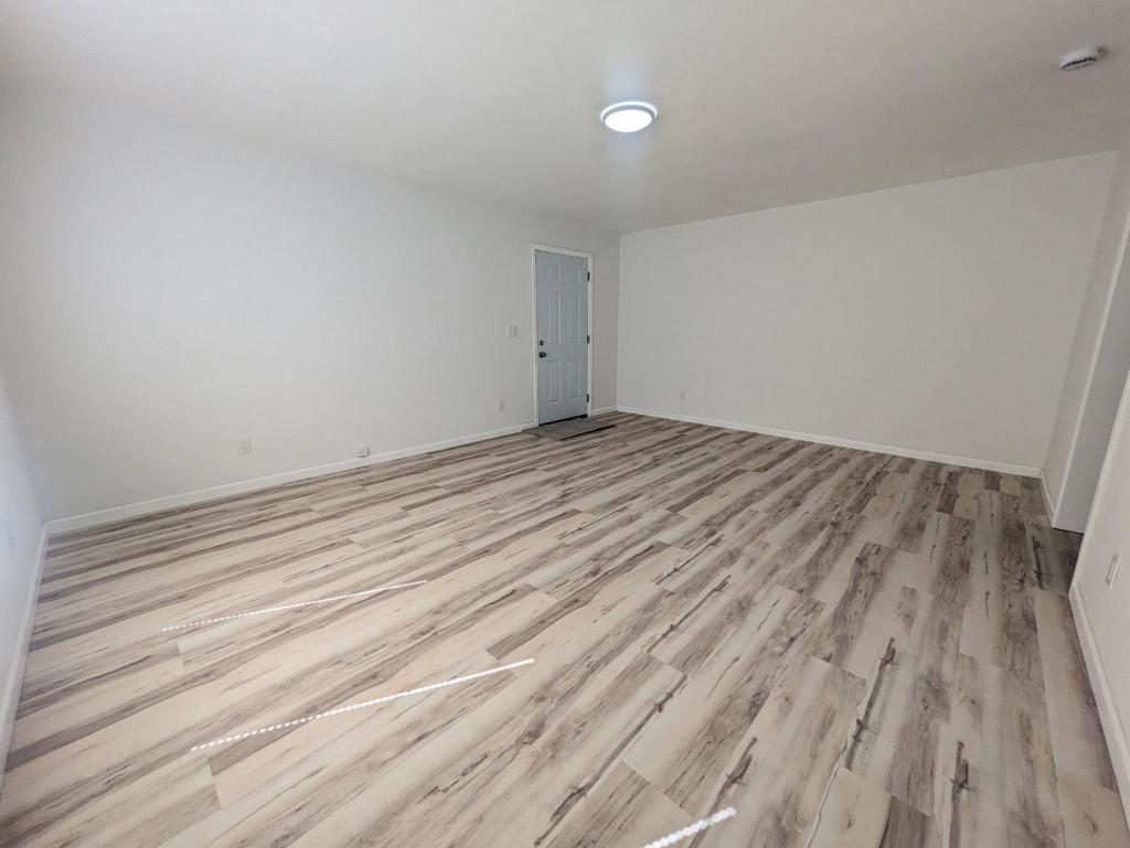 https://media.crmls.org/mediaz/3f97b950-0fce-4d00-8fc1-5c6686652bb8.jpg?preset=X-Large