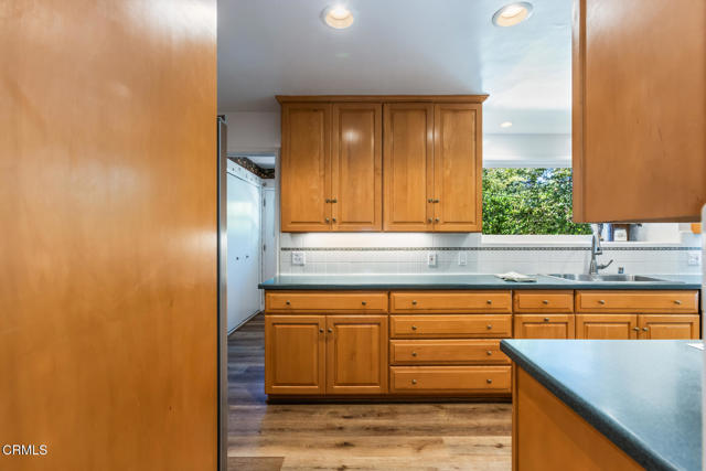 4308 Hayman Avenue, La Canada Flintridge CA: https://media.crmls.org/mediaz/3f97f384-de06-49b1-936c-7f81c7a9b280.jpg
