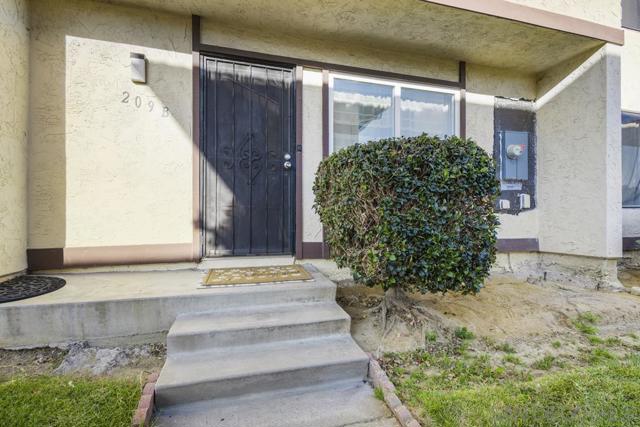 209 Otay Valley Rd, Chula Vista, California 91911, 3 Bedrooms Bedrooms, ,1 BathroomBathrooms,Townhouse,For Sale,Otay Valley Rd,240015444SD