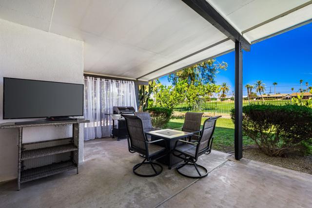 43709 Louisiana Street, Palm Desert CA: https://media.crmls.org/mediaz/3f987986-aa68-4cd7-9091-8548a91eca25.jpg
