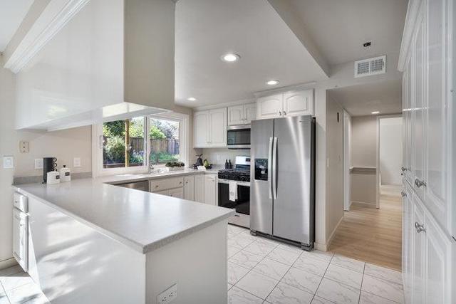 1272 Glacier Drive, Milpitas CA: https://media.crmls.org/mediaz/3f98a3d8-f7de-4504-9554-6aefc22d148d.jpg