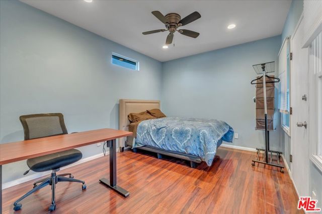 12430 Cumpston Street photo 37