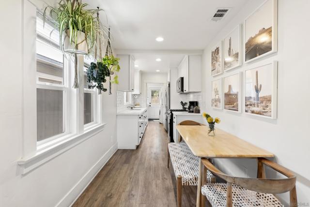 4066 Cherokee Ave, San Diego CA: https://media.crmls.org/mediaz/3f991c9e-497d-4578-a97b-6c413c4dfc0a.jpg