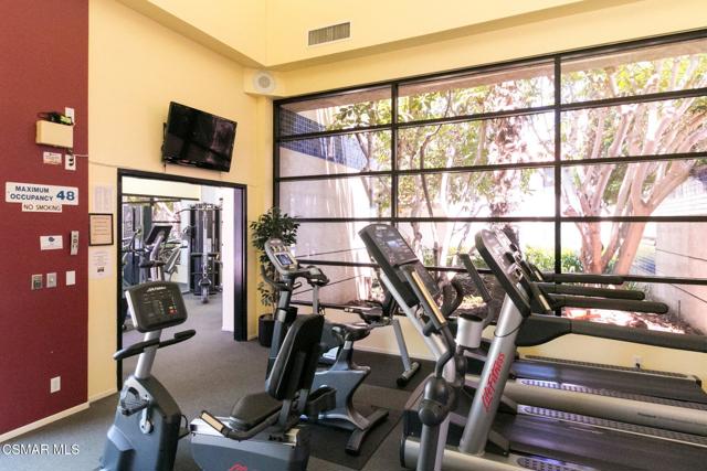 1923 Majorca Drive, Oxnard CA: https://media.crmls.org/mediaz/3f9a0e4f-3ca0-4277-81bb-8c6e509ceb2c.jpg