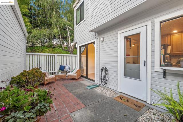 3422 Sunleaf Way, Richmond CA: https://media.crmls.org/mediaz/3f9a4be7-1e2a-430b-ab82-d5d0025e8b8c.jpg