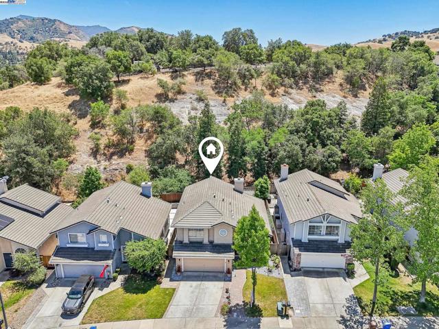 1060 Green Point Ct, Concord CA: https://media.crmls.org/mediaz/3f9a5a4b-bfd2-4892-8b56-6a4b145fd208.jpg