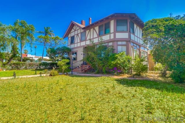 305 F Avenue, National City CA: https://media.crmls.org/mediaz/3f9ad2fe-56de-4692-b9f6-009ac7d471d2.jpg