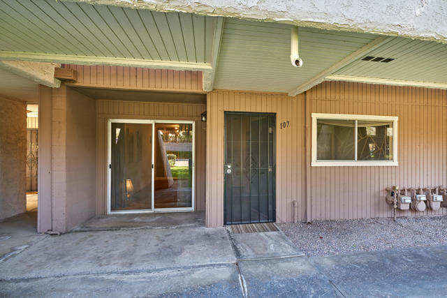 2875 N Los Felices Road, Palm Springs CA: https://media.crmls.org/mediaz/3f9af23f-214c-40f2-aa8c-66308a14121b.jpg
