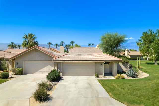 17 Margarita Road, Palm Desert CA: https://media.crmls.org/mediaz/3f9b2db1-df3d-4f50-9a43-cb8fa1e15025.jpg