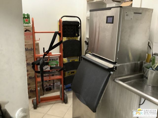 19345 Indian Canyon, Palm Springs CA: https://media.crmls.org/mediaz/3f9b6a03-e5c3-4f24-ac64-d171c71d4abc.jpg