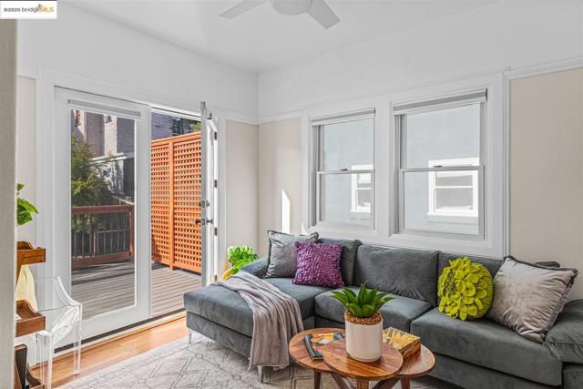 61 Wildwood Ave, Piedmont CA: https://media.crmls.org/mediaz/3f9bbc28-3fb5-48c6-95a4-36e590e9d1a1.jpg