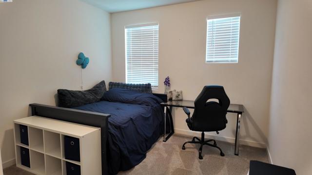 17516 Gemini Ct, Lathrop CA: https://media.crmls.org/mediaz/3f9c31eb-2e97-4247-ab7d-5fbb92de3bc3.jpg