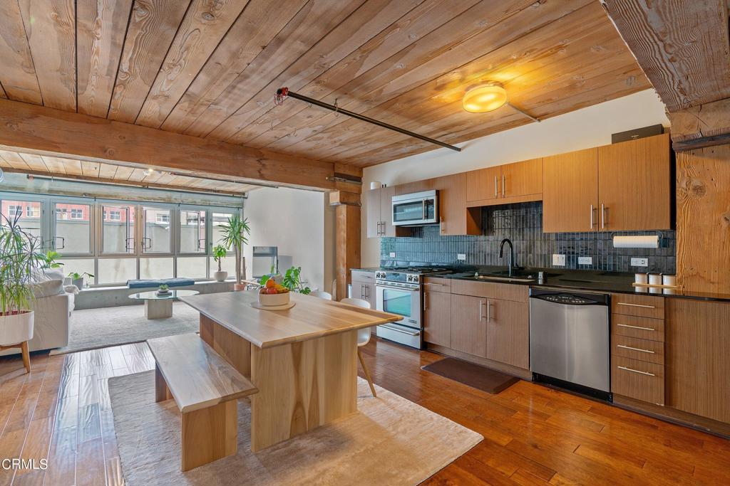 530 S Hewitt Street 218, Los Angeles, CA 90013