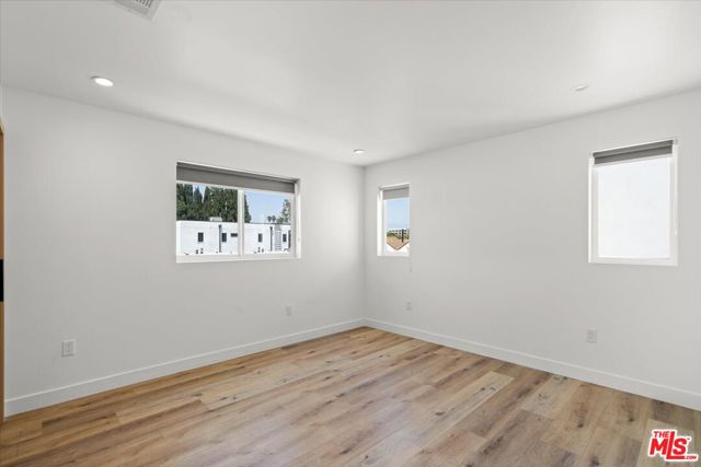 841 N Mccadden Pl, Los Angeles CA: https://media.crmls.org/mediaz/3f9cea4b-1292-4a1b-aff1-e6be9ae82d3e.jpg