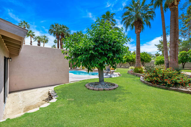 74619 Fairway Drive, Palm Desert CA: https://media.crmls.org/mediaz/3f9d3155-b067-4b0c-9a4a-c47d80012880.jpg