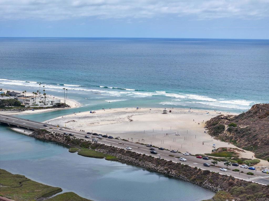 https://media.crmls.org/mediaz/3f9d693a-17f9-43e0-98ef-ed080bb5b580.jpg?preset=X-Large