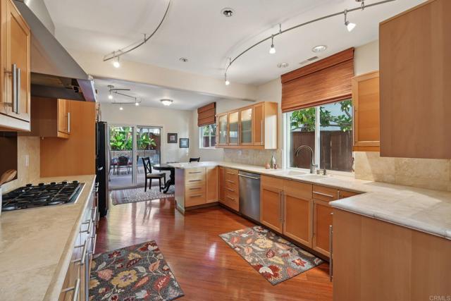 Detail Gallery Image 13 of 35 For 6712 Cantil St, Carlsbad,  CA 92009 - 3 Beds | 2/1 Baths