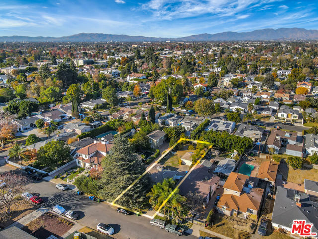 12307 Collins Street photo 8