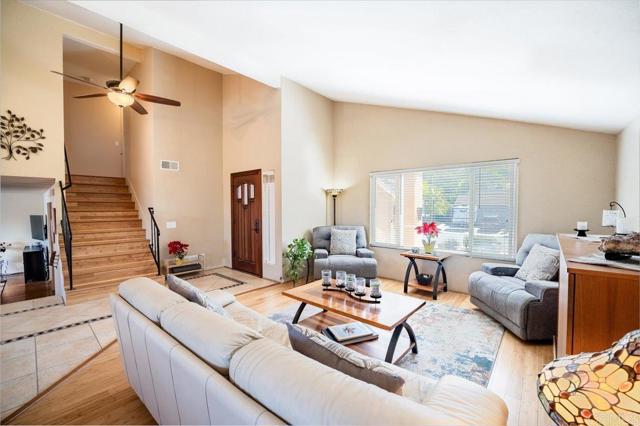 Detail Gallery Image 5 of 55 For 9068 Ellingham St, San Diego,  CA 92129 - 4 Beds | 3 Baths