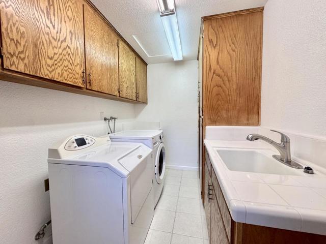 808 Duffin Drive, Hollister CA: https://media.crmls.org/mediaz/3f9f75f4-39bf-424c-8c88-e8d4ed3a45b8.jpg