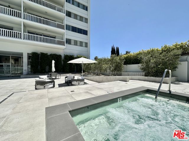 999 DOHENY Drive, 706 photo 13