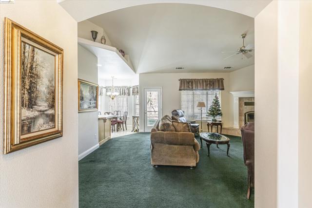 Image 5 of 40 For 8585 Whispering Oaks Rd
