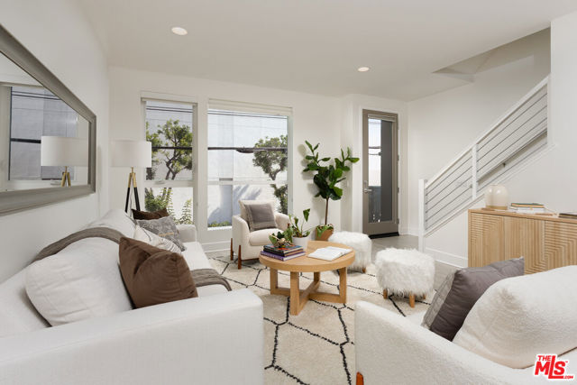 6067 W Studio Court, Los Angeles CA: https://media.crmls.org/mediaz/3fa08760-0be9-4093-bb85-2cb58ba92d48.jpg