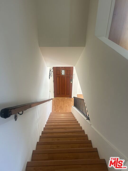 8515 Saturn Street, Los Angeles CA: https://media.crmls.org/mediaz/3fa09b03-a8f4-47bd-90d3-170d53c979c9.jpg