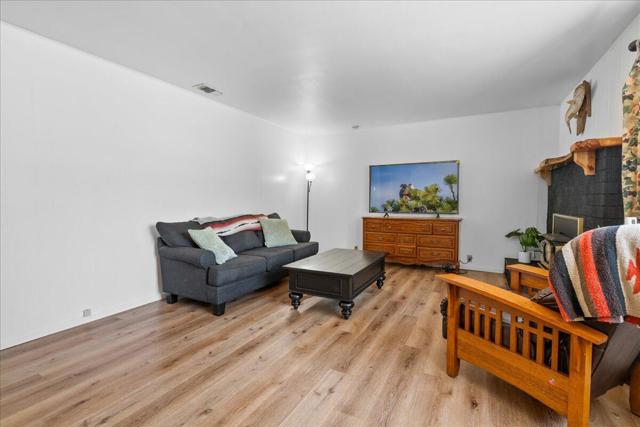 1080 Sequoia Drive, Big Bear CA: https://media.crmls.org/mediaz/3fa0aca4-52da-48dd-abee-badf52a39d28.jpg