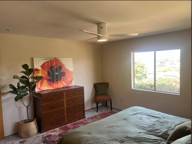 3958 Kenwood Dr, Spring Valley CA: https://media.crmls.org/mediaz/3fa0c7a5-94bc-491f-8343-7230e15f9949.jpg
