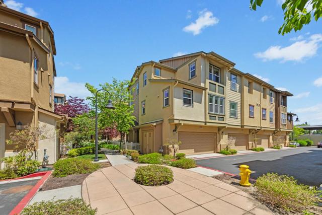 218 Peppermint Tree Terrace, Sunnyvale CA: https://media.crmls.org/mediaz/3fa0f3e1-3955-4438-b016-ef531073b811.jpg