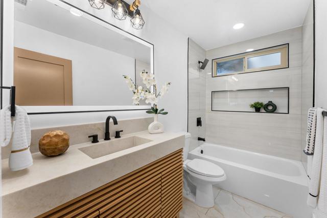 Detail Gallery Image 22 of 52 For 4984 Gaylord Dr, San Diego,  CA 92117 - 3 Beds | 2 Baths