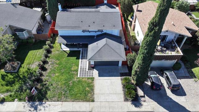 Image 2 of 48 For 925 Hazel St