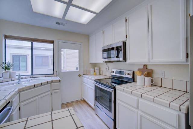 926 La Mesa Terrace, Sunnyvale CA: https://media.crmls.org/mediaz/3fa19907-0519-494c-9664-c78442769d56.jpg