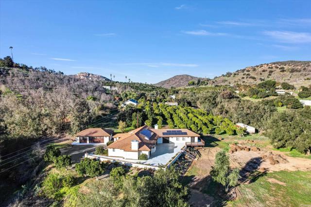 33140 Lilac Road, Valley Center CA: https://media.crmls.org/mediaz/3fa1bf81-79aa-45b2-ae42-44e633a4532d.jpg