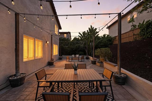 1029 Vista Oak Place, Chula Vista CA: https://media.crmls.org/mediaz/3fa20c2d-8d73-495a-8e15-99d234c9a562.jpg