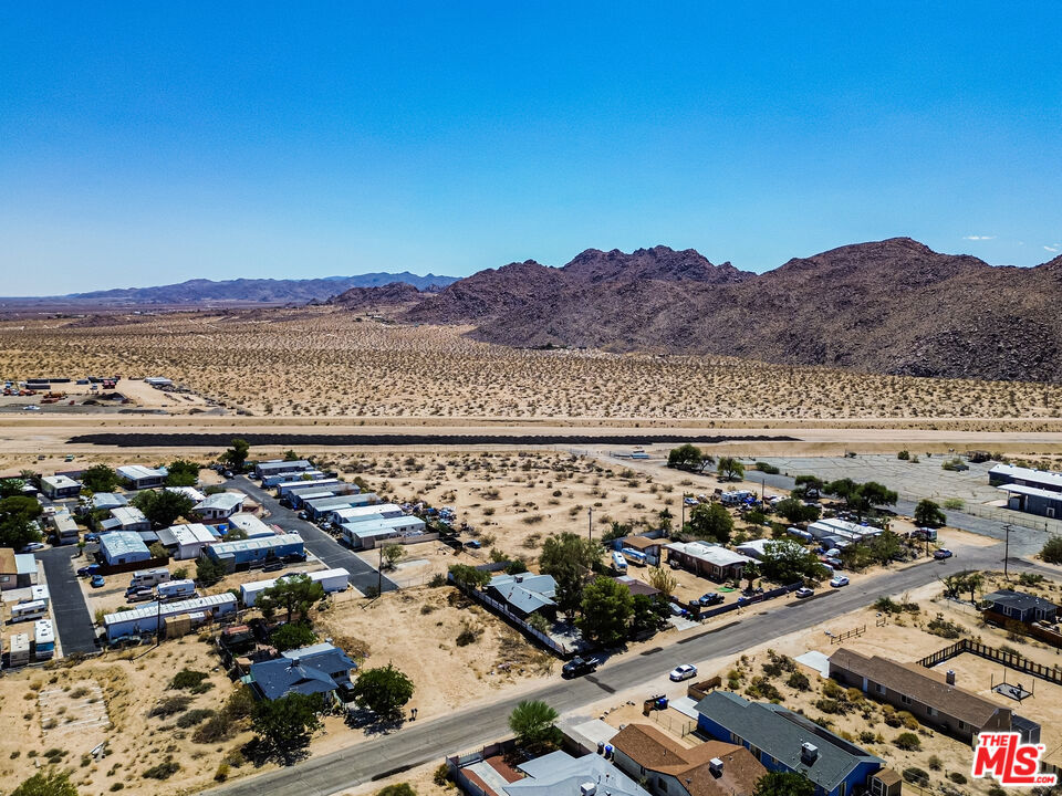 https://media.crmls.org/mediaz/3fa24b02-1c91-4dcd-b84c-470d89c54c44.jpg?preset=X-Large