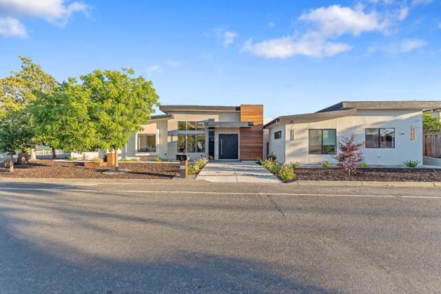 13197 Berwick Street, Saratoga CA: https://media.crmls.org/mediaz/3fa37d3f-b4fd-401f-bf81-9a674310c094.jpg