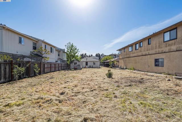 21032 Baker Rd, Castro Valley CA: https://media.crmls.org/mediaz/3fa3c886-0cdf-455e-a259-2d8573a38a6d.jpg