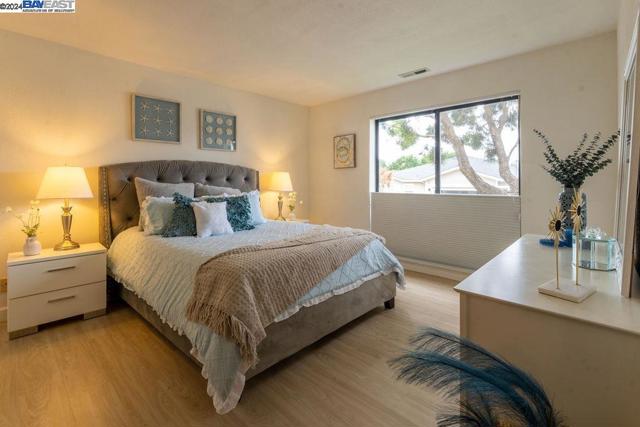 402 Laurel, Half Moon Bay, California 94019, 2 Bedrooms Bedrooms, ,2 BathroomsBathrooms,Condominium,For Sale,Laurel,41067718