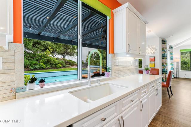 775 Parmenter Avenue, Thousand Oaks CA: https://media.crmls.org/mediaz/3fa440e3-bebe-4e23-be06-1afce51475c7.jpg
