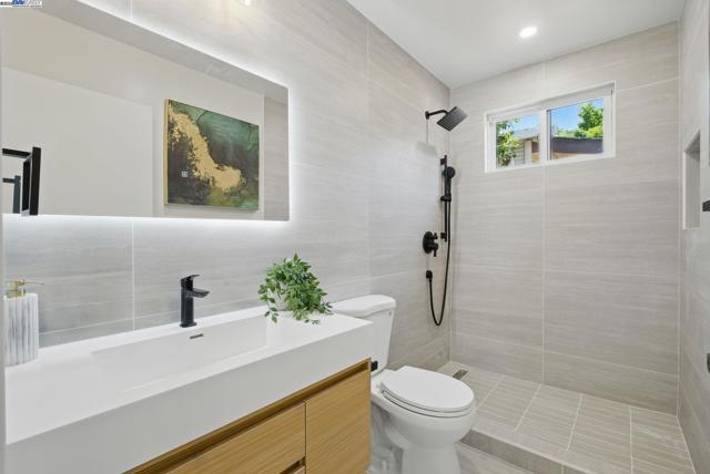 175 N Frances St, Sunnyvale CA: https://media.crmls.org/mediaz/3fa46b3d-6ea2-4a8a-8f7c-8cbfb02f6906.jpg
