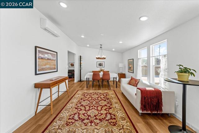 5169 Concord Blvd, Concord CA: https://media.crmls.org/mediaz/3fa4e9c6-fc27-46da-8c4c-9d137e088dc5.jpg