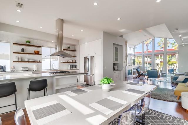 1016 1st St, Coronado CA: https://media.crmls.org/mediaz/3fa53a95-6841-44de-b1d9-1de72fc49f8e.jpg