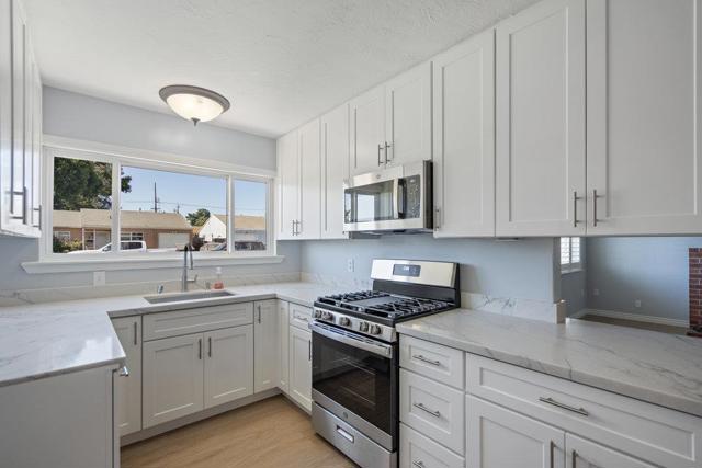 230 San Juan Drive, Hollister CA: https://media.crmls.org/mediaz/3fa5c41c-f445-47fc-a18b-4acf8001a122.jpg