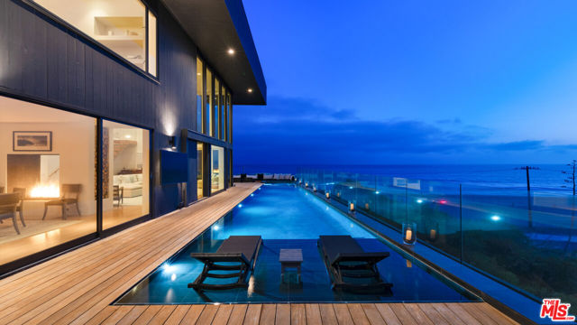 6463 Surfside Way, Malibu CA: https://media.crmls.org/mediaz/3fa61496-7448-4c5a-bb2e-cb2aff82673e.jpg